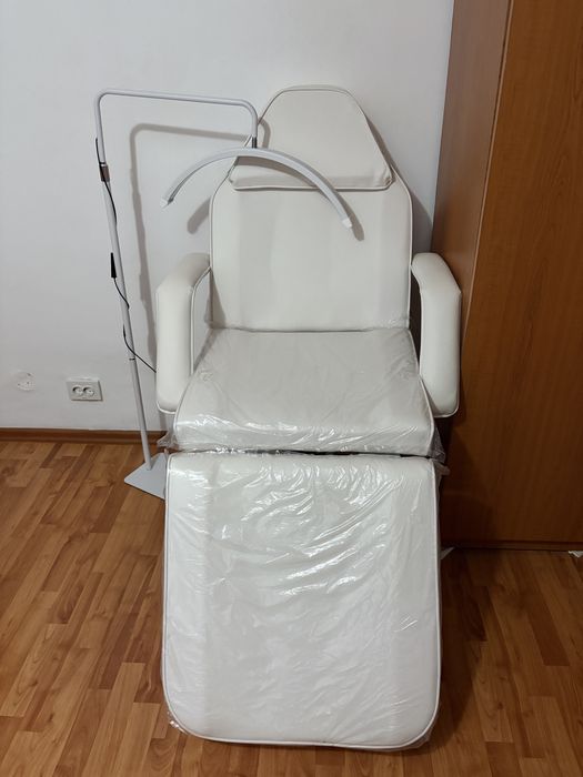scaun cosmetic + lampa