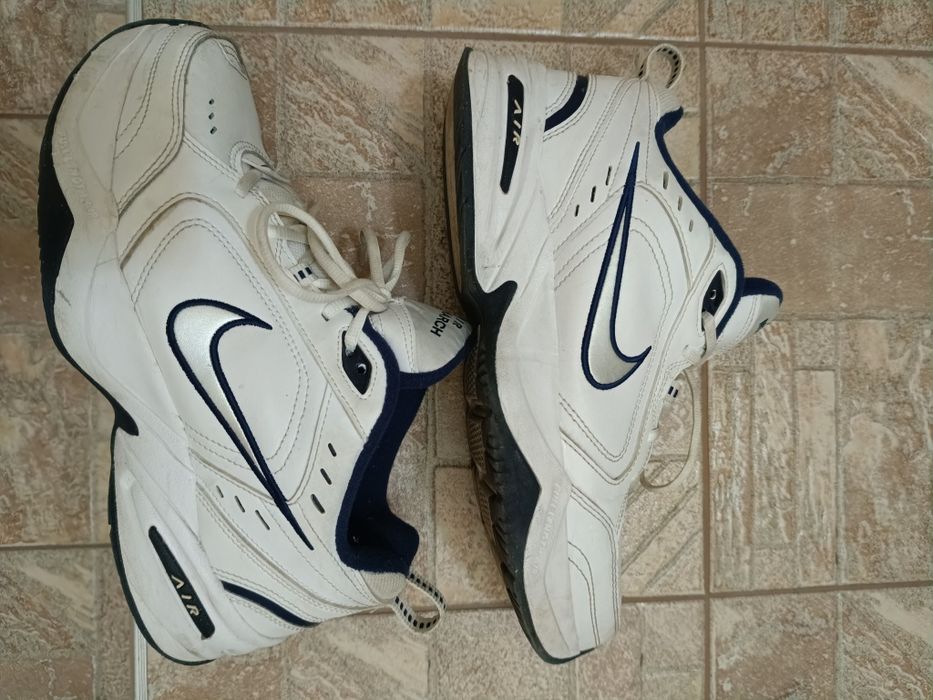 Маратонки Nike и Shampiom