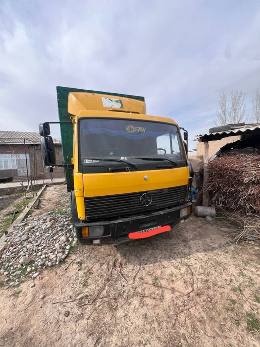 Mercedec benz 817 D