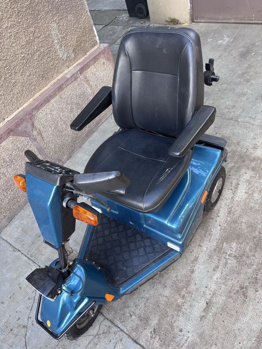 Scuter electric cu 3 roți
