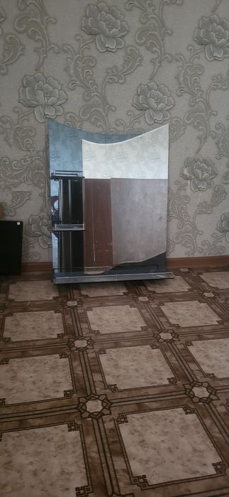 Продам зеркало сверху умывальник