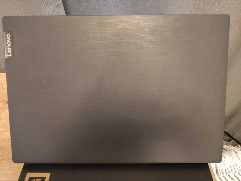 Lenovo V15/ i5-8265U/ 8GB RAM DDR4/ 256GB SSD + 500HDD