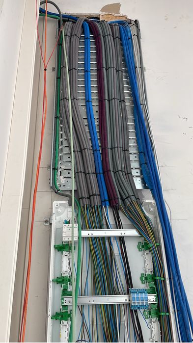 Electrician calificat 24/7 programari și intervenții