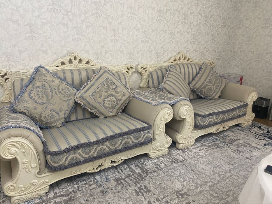 Диван почти новый