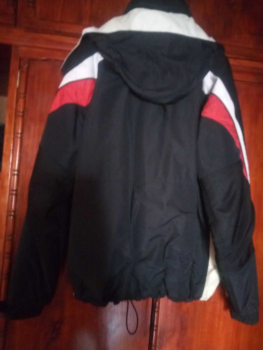 Geaca barbateasca, material impermeabil