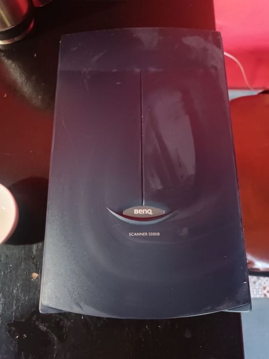Продаётся сканер цветной BENQ 5000.
Цена - 250 000 сум.
