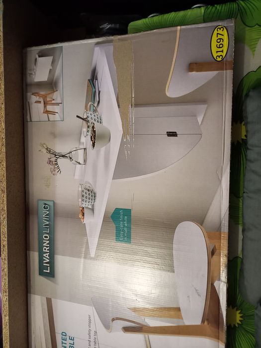 Бяла сгъваема маса