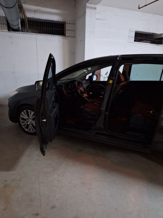Mazda 5 1.600 cmc diesel negru
