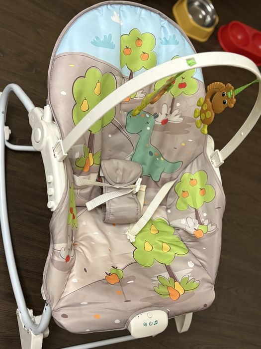 CHIPOLINO Шезлонг с вибрация и музика ЕНДЖОЙ ДИНО