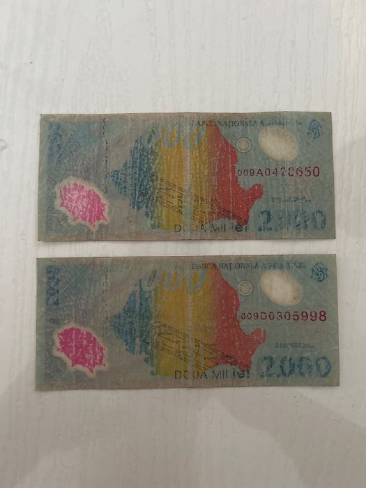 Doua bancnote 2000 de lei din 1999