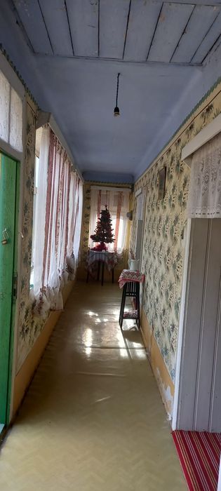 Casă lntre Petriș și săvârșin 6400 mp intravilan  zona foarte bună