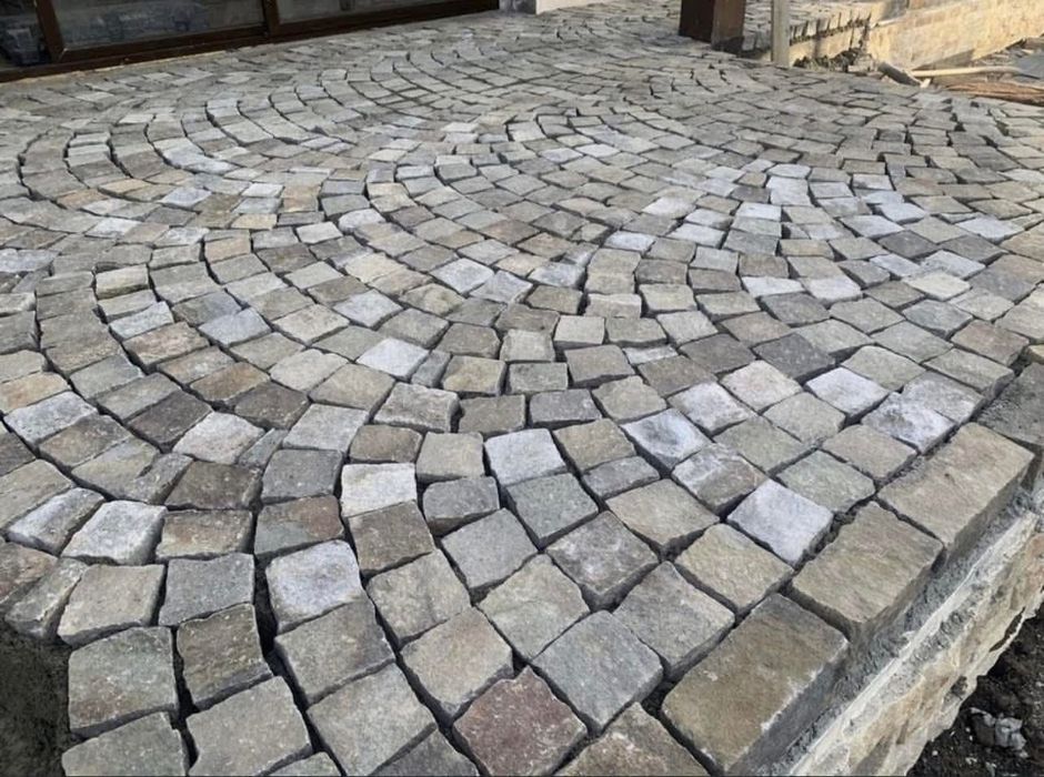 Piatră cubică nouă – livrare rapidă + montaj oriunde în România