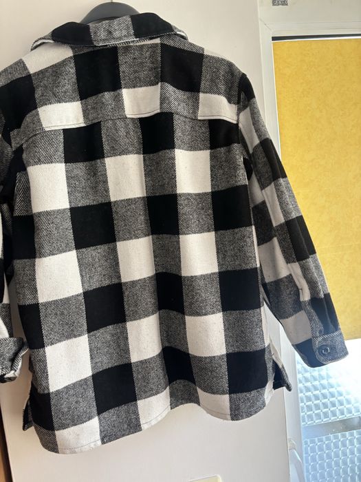 Палто-риза H&M.