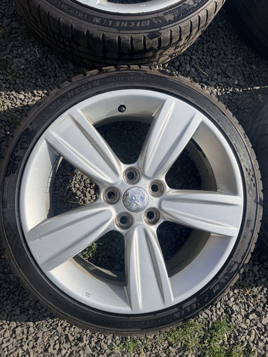 Jante aliaj R18 5x114.3 + anvelope 215/40 R18 – stare foarte bună