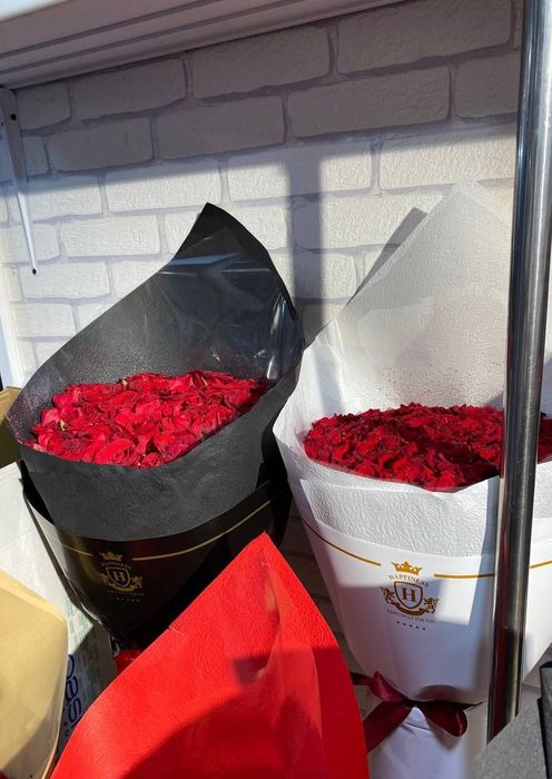 Продажа цветов роз букету.