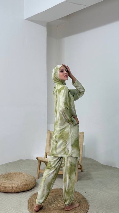 Одеда купальник стильный спортивный