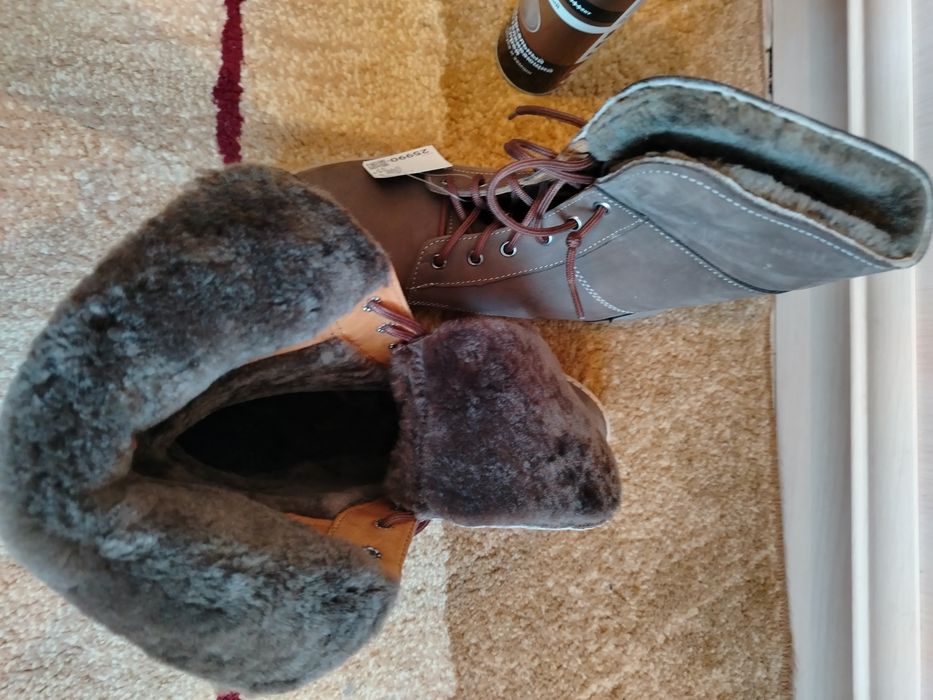 Продам зимние ботинки