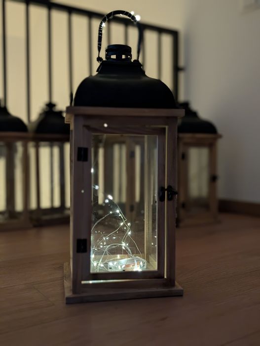 Felinar din lemn 22x22x47.     8 buc