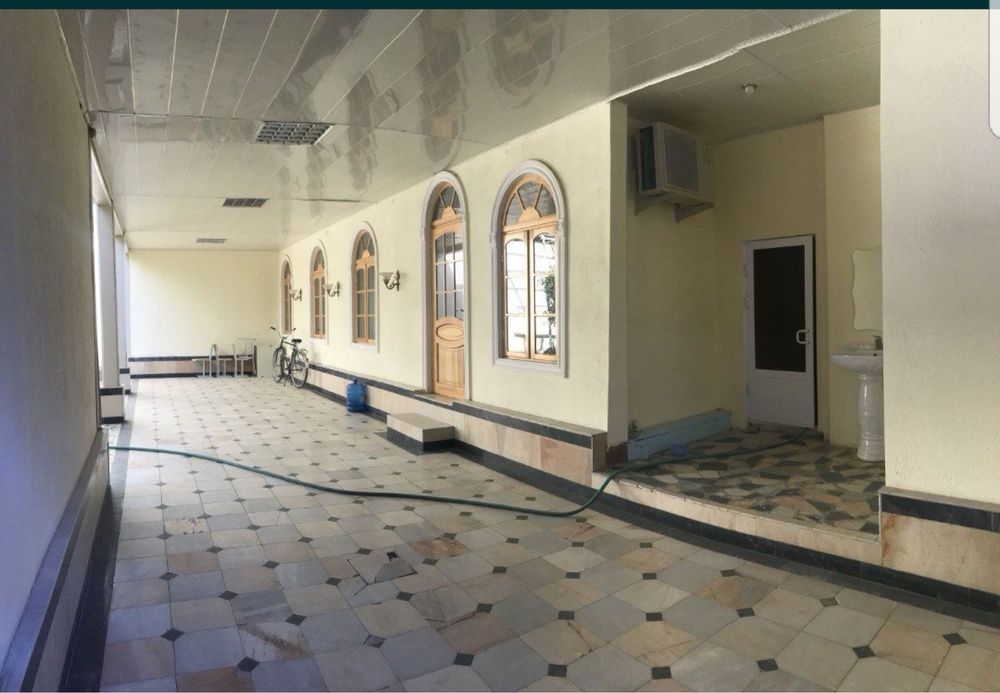 срочно продаётся Eski shaharda (labi hovuz) 4.5 sotix hovli sotiladi