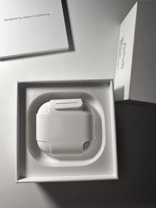 Apple AirPods 4th gen.