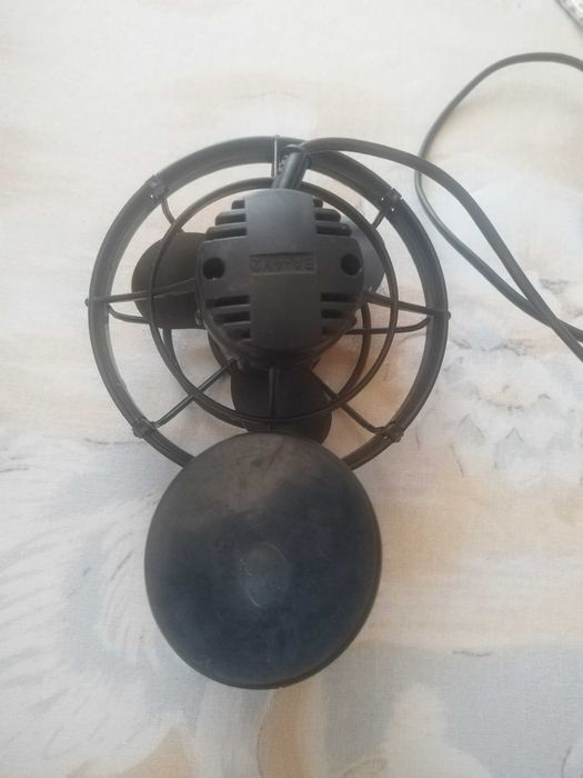 Ventilator auto Tomac cu ventuzã 12 V Functional