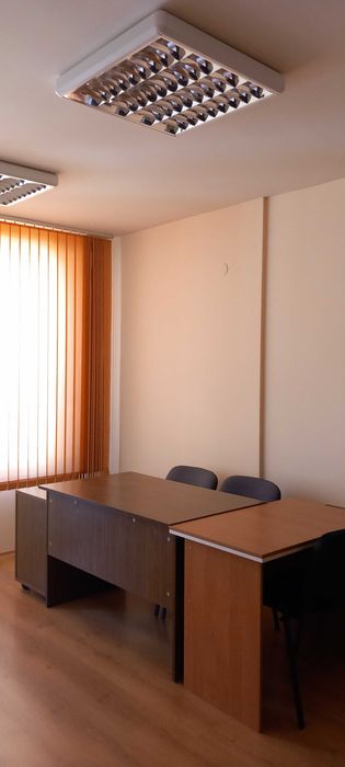 Дава се под наем Офис в Варна, Чайка - 26 кв.м за 306 € - Снимка #1