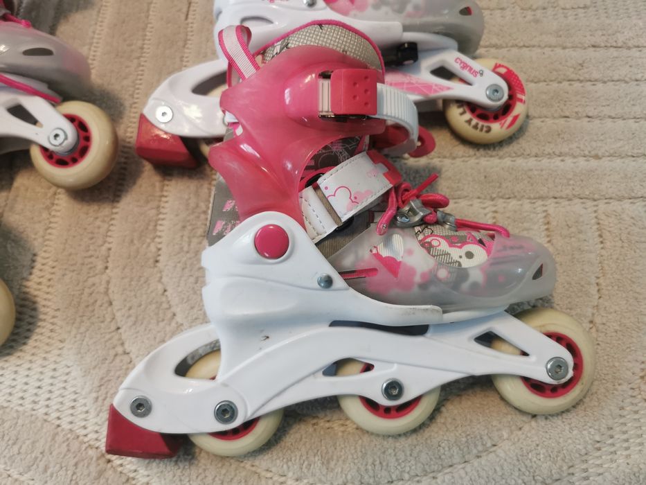 Role reglabile pentru copii, mărimea 26-29.