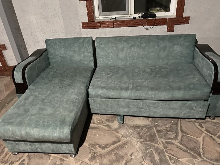 Срочно продаю диваны