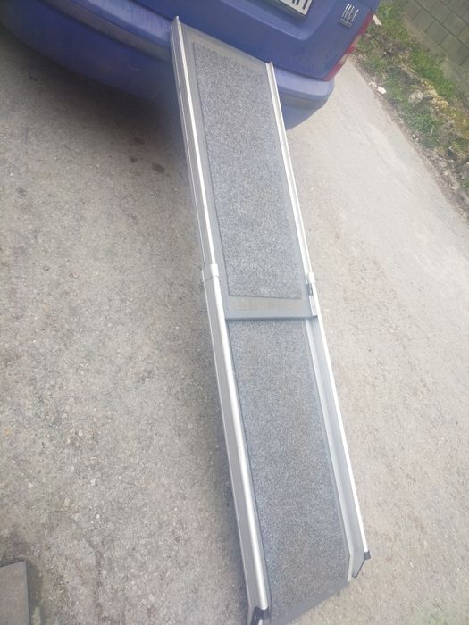 Сгъваема рампа за кучета и други големи домашни любимци
ИДЕАЛНО ЗА СТА