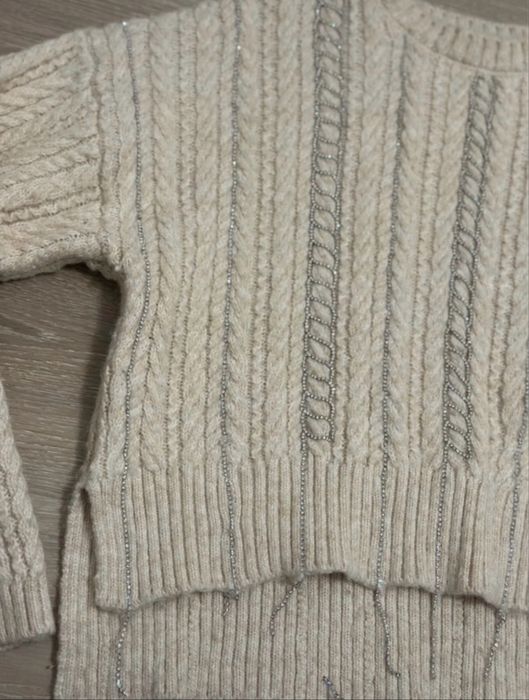 Pulover cu pietricele stralucitoare Zara