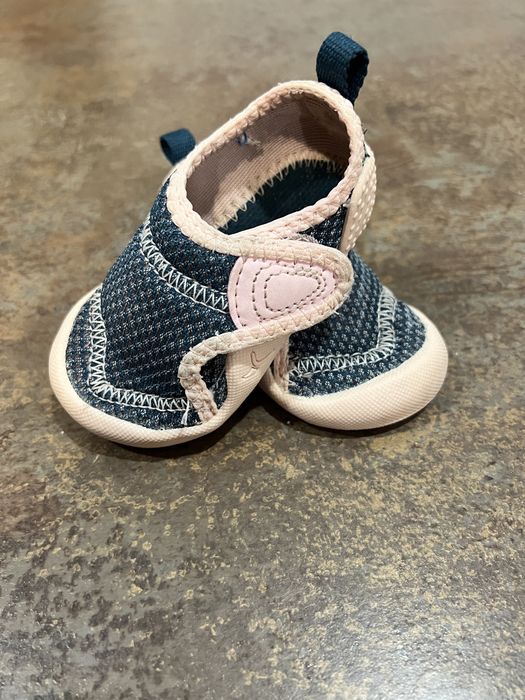 Vand incaltari bebe aproape noi