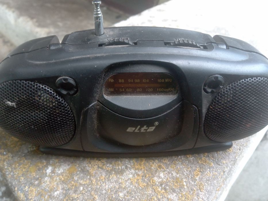 Aparat radio pe baterii