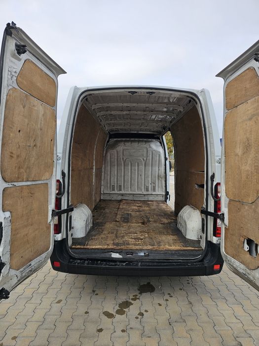 товарен бус под наем