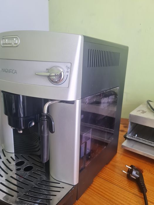 Кафе автомат Delonghi Magnifica 3200.s
НЕАКТИВНА ОБЯВА
Всички обяви До