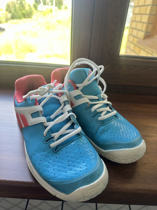 Кроссовки на тенниса