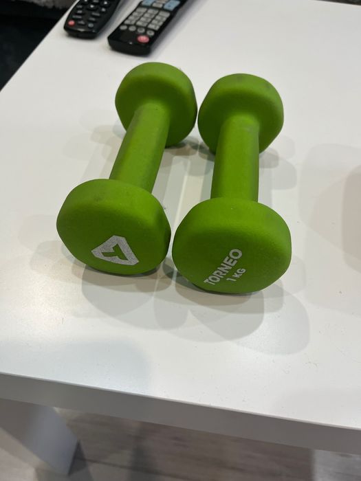 Продам обруч, гантели