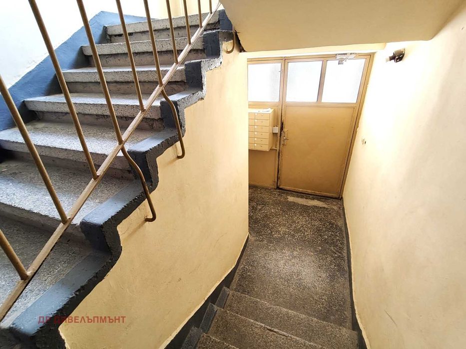 Продава се Тристаен апартамент в Варна, Владислав Варненчик - 72 кв.м за 1020 €/кв.м - Снимка #15