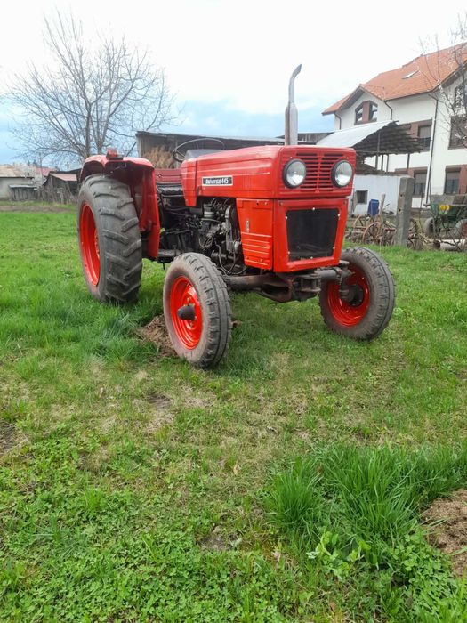 Vând tractor u445