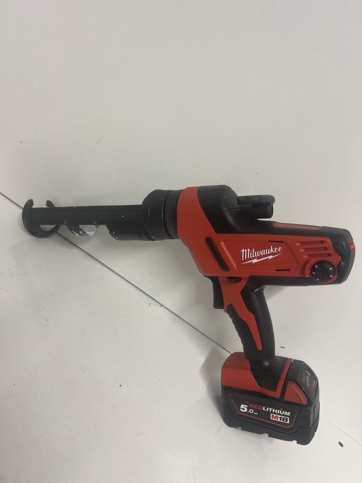 Milwaukee C18 PCG pistol de silicon