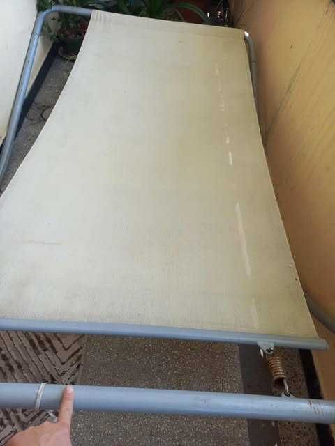 Продавам  хамак с метална тръбна стойка и възглавница.