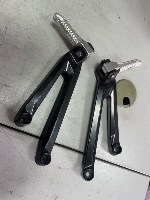 BMW S1000 RR конзоли със степенки / предна / задни