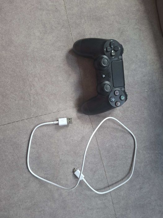 Ps4 slim 500gb в отлично състояние