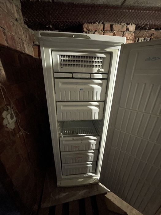 холодильник Неисправный!