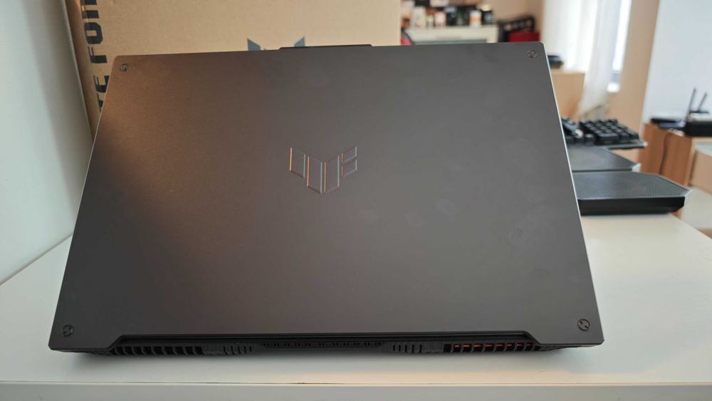 Геймърски лаптоп ASUS TUF A17/ RYZEN 7 6800H/ RTX 3070 / 16GB RAM / WINDOWS 11