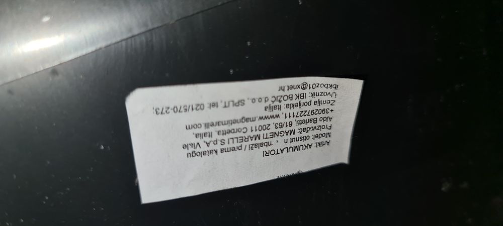 Vand baterie auto Magneti Marelli Prima 74Ah, curent de pornire 680A (EN), tensiune 12V.