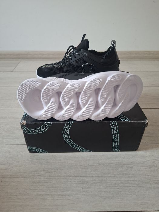 Versace Chain Reaction