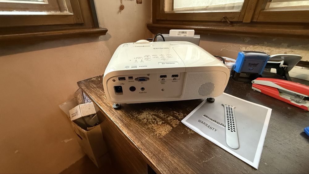 Проектор 4К EPSON EH-TW5600 топ като Нов Цена 1400 Еур