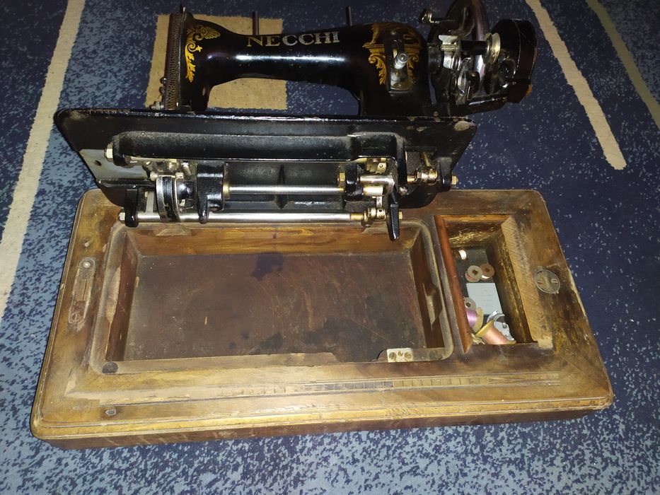 Ретро шевна машина NECCHI