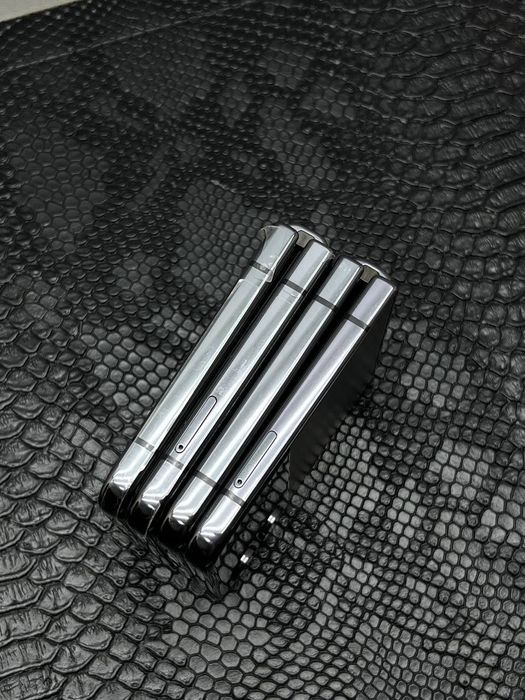 Samsung galaxy z flip 4 5G 8/256gb