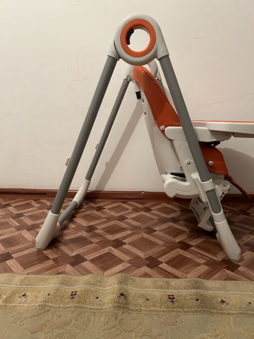 Продам детский стол